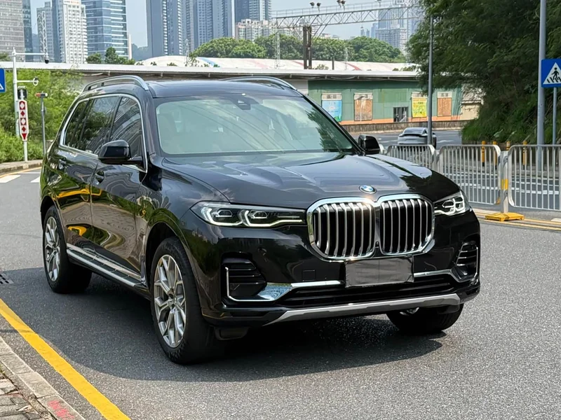 BMW X7 — фото 3