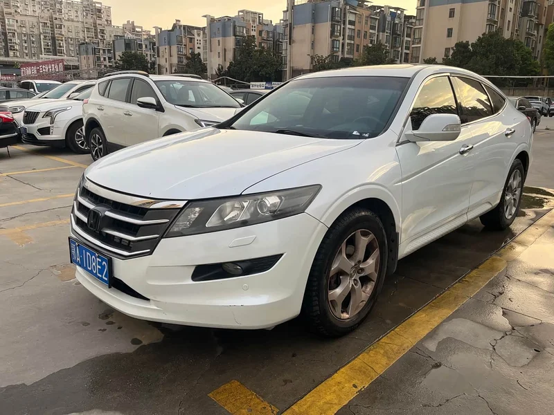 Honda Crosstour — фото 1