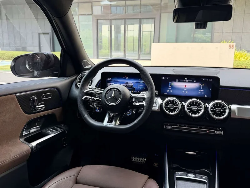 Mercedes-Benz GLB AMG — фото 12