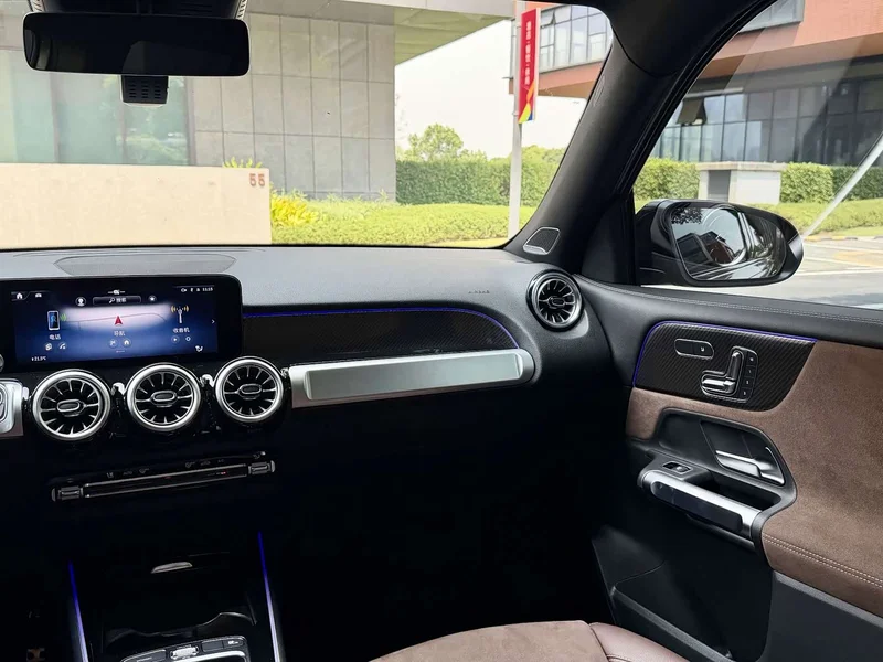 Mercedes-Benz GLB AMG — фото 14