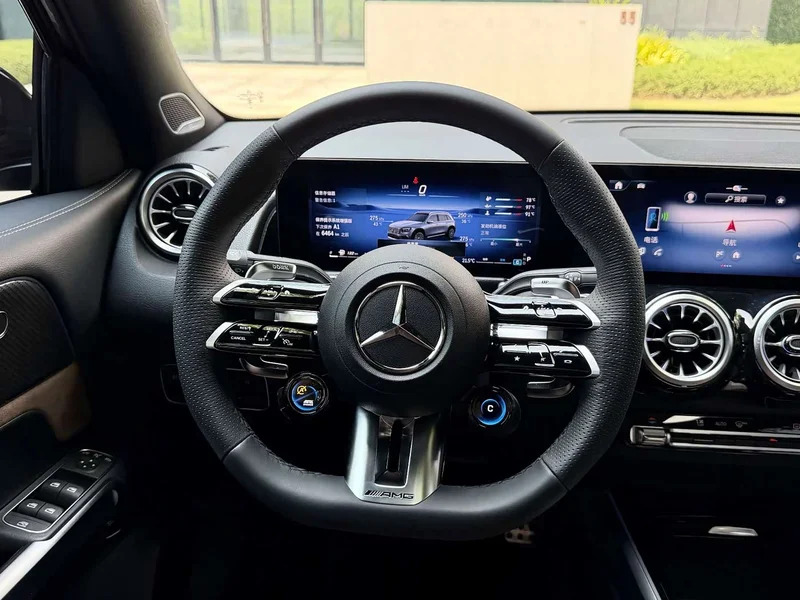 Mercedes-Benz GLB AMG — фото 10