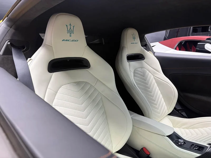 Maserati MC20 — фото 15