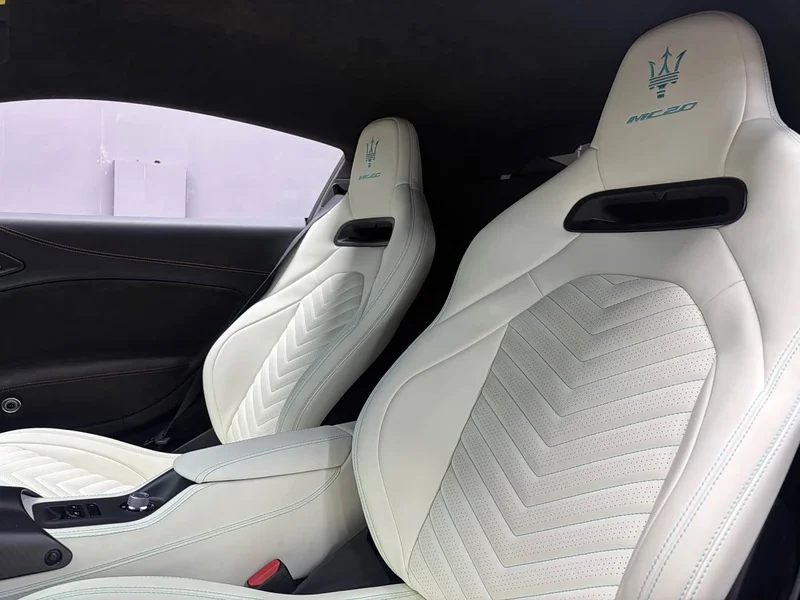 Maserati MC20 — фото 17