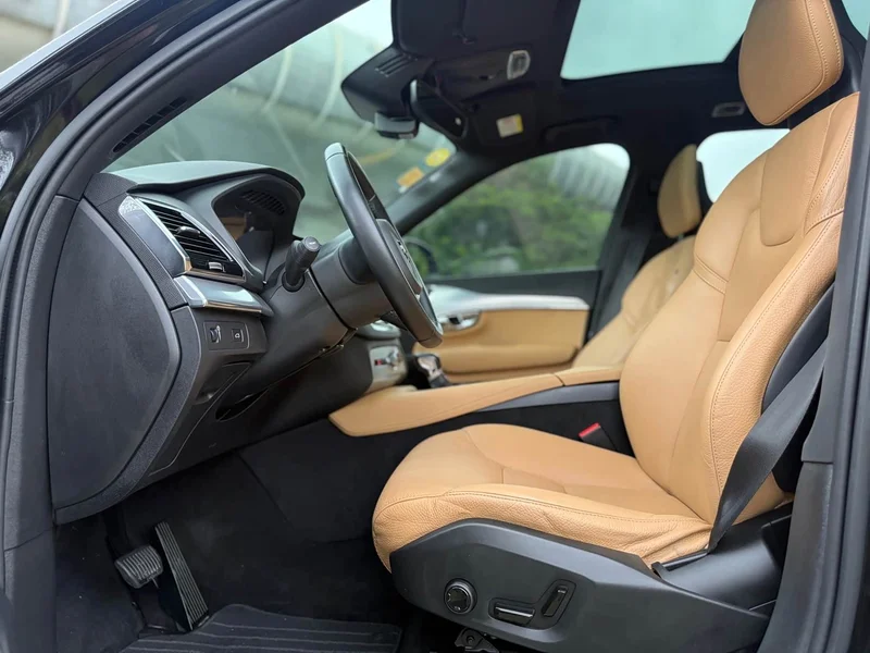 Volvo XC90 — фото 14