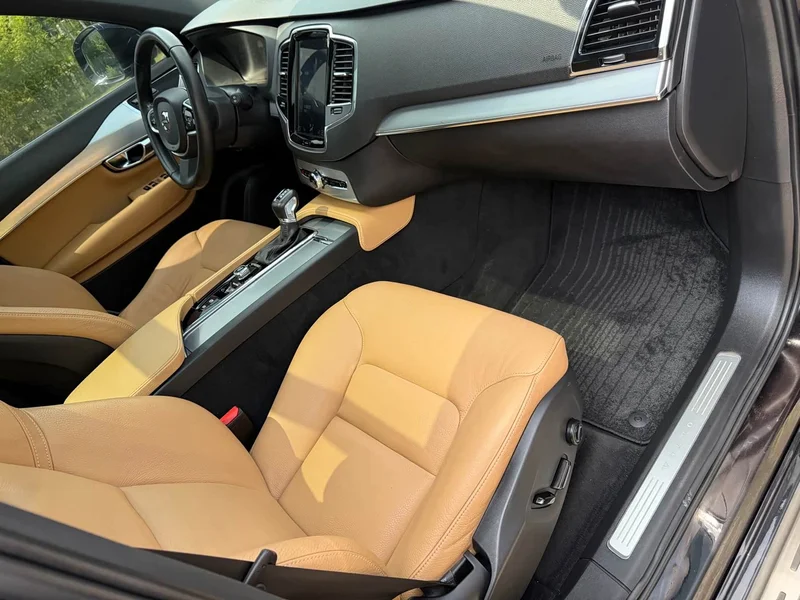 Volvo XC90 — фото 16