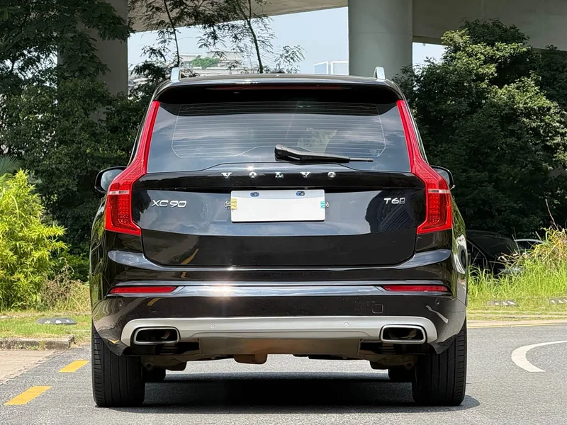 Volvo XC90 — фото 7