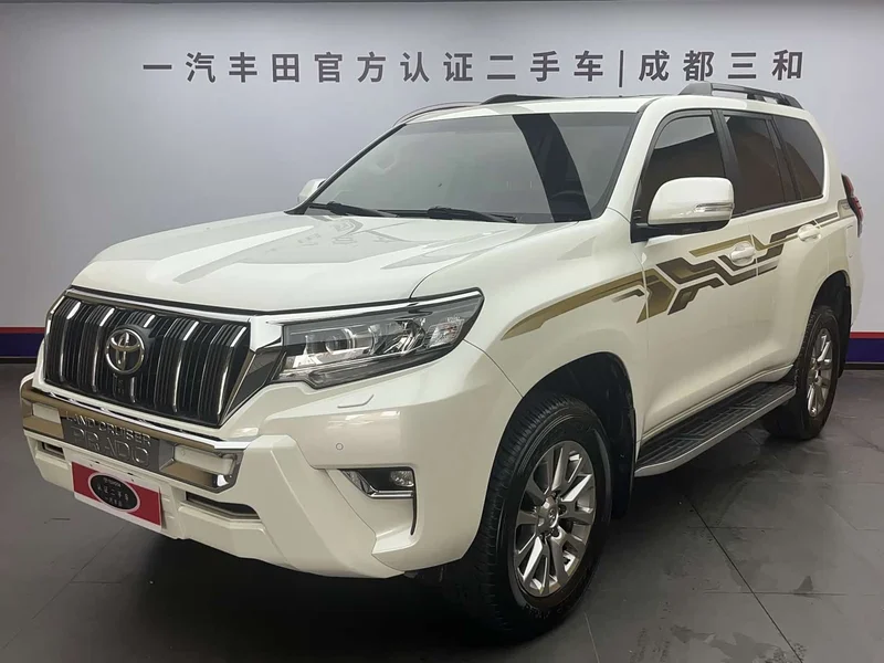 Toyota Prado — фото 1