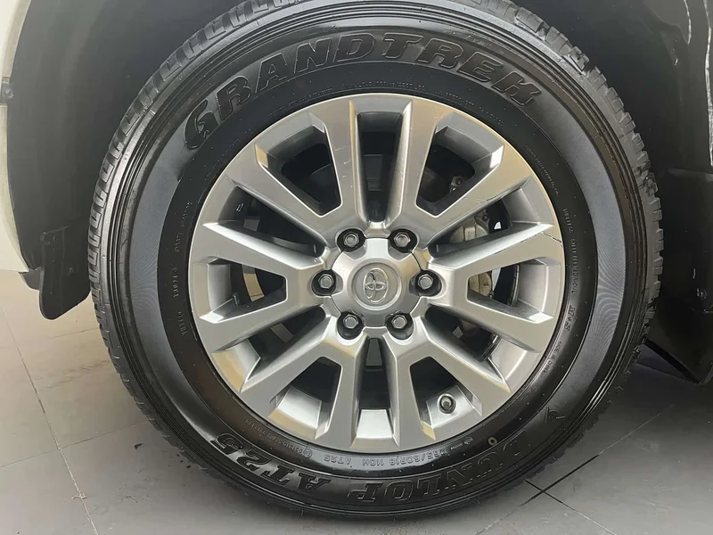 Toyota Prado — фото 18
