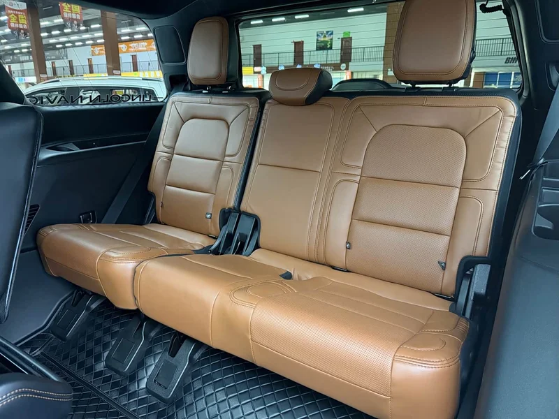 Lincoln Navigator — фото 18