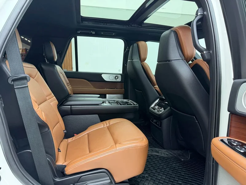 Lincoln Navigator — фото 19