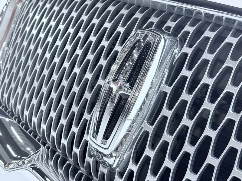 Lincoln Navigator — фото 29