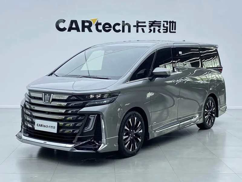 Toyota Vellfire — фото 1