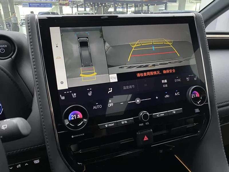 Toyota Vellfire — фото 18