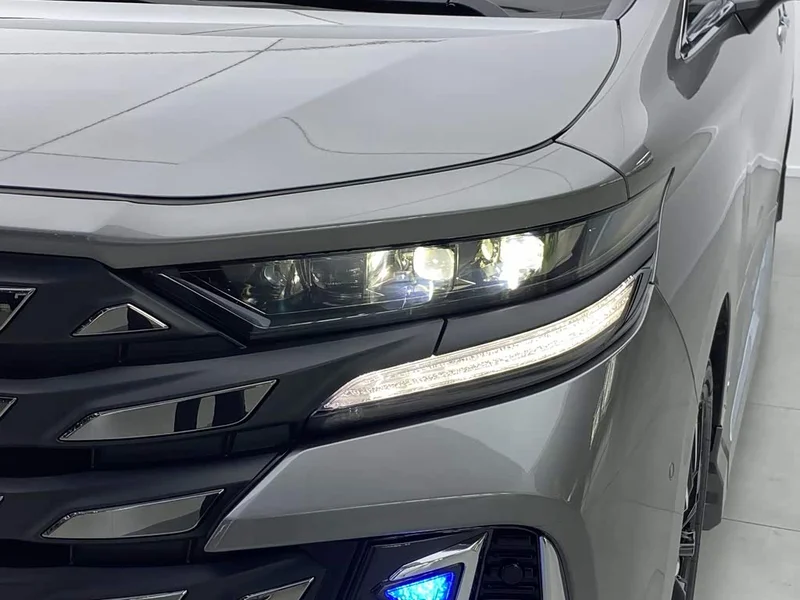 Toyota Vellfire — фото 6