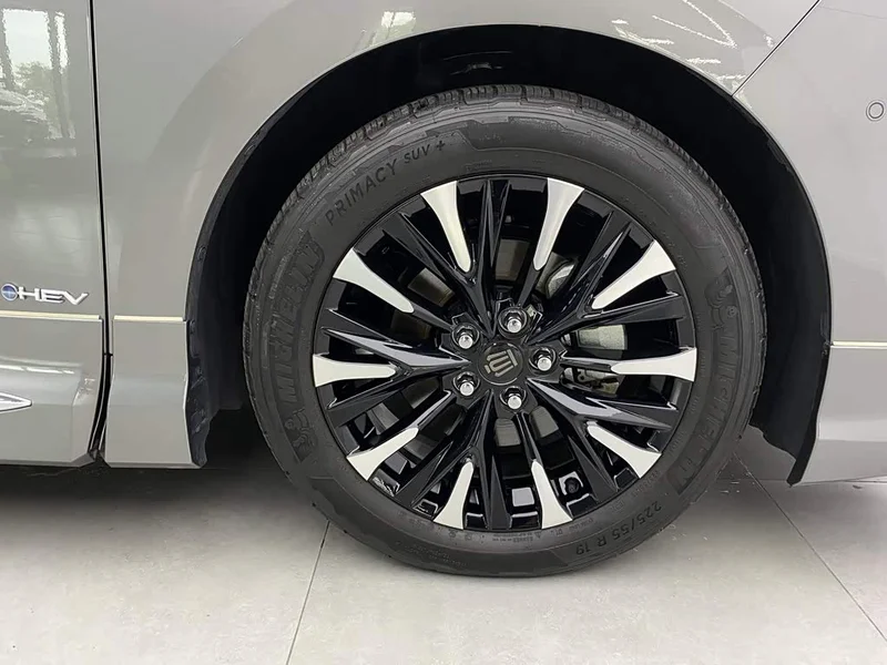 Toyota Vellfire — фото 8