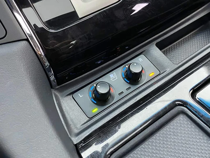 Toyota Vellfire — фото 15