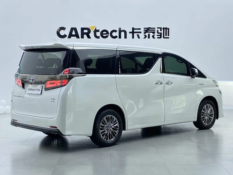 Toyota Vellfire — фото 3