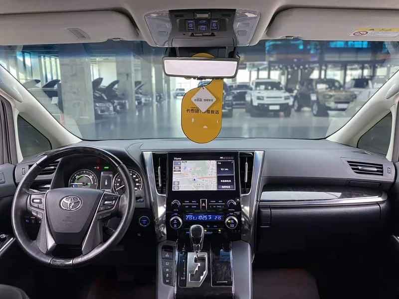 Toyota Vellfire — фото 5
