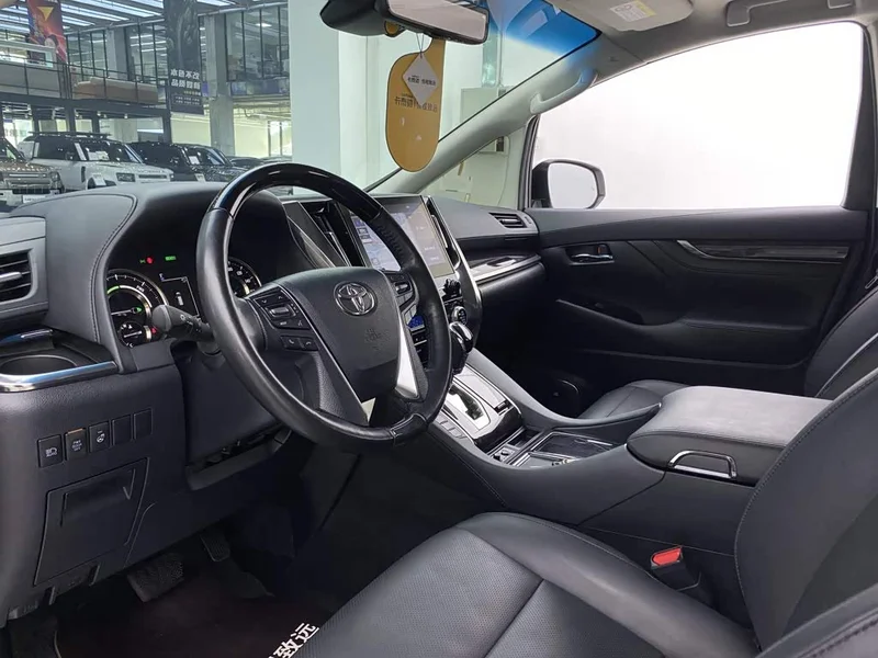 Toyota Vellfire — фото 9