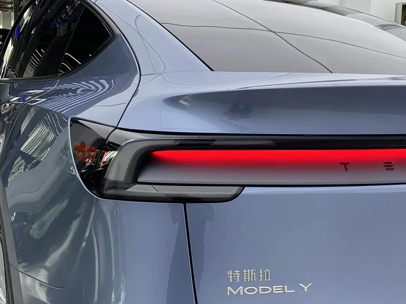Tesla Model Y — фото 11