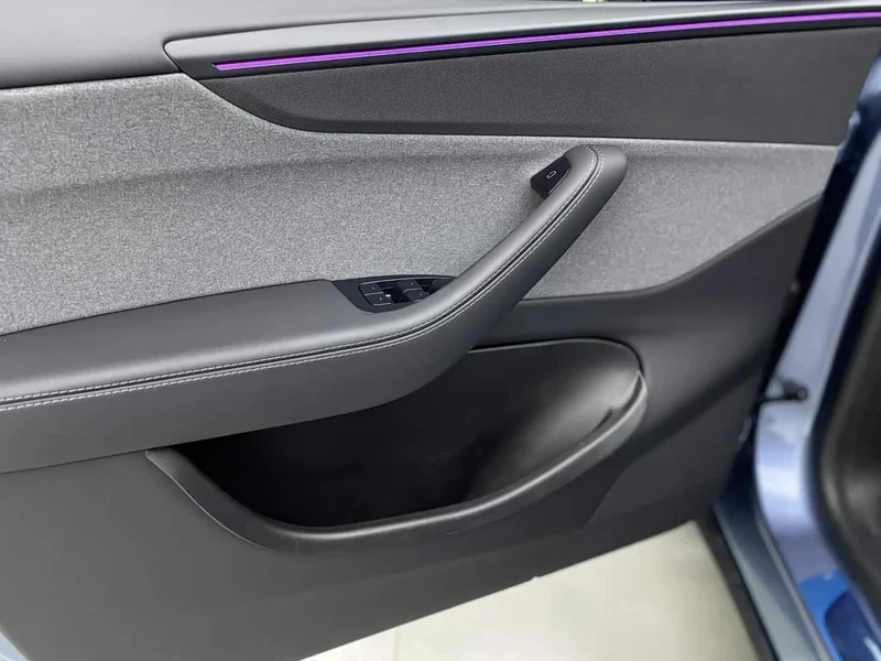 Tesla Model Y — фото 15