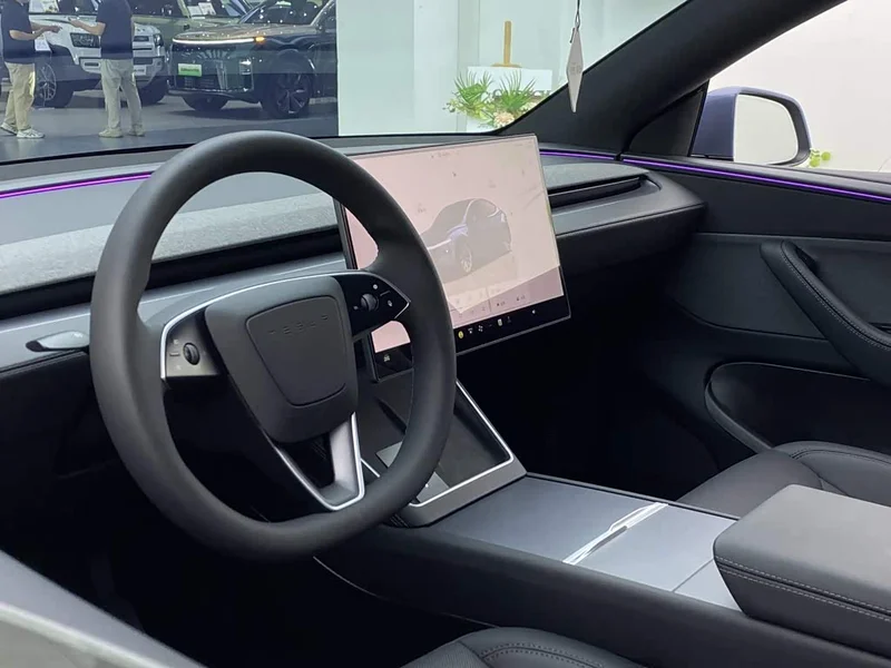Tesla Model Y — фото 30