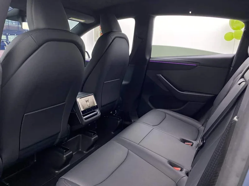 Tesla Model Y — фото 32