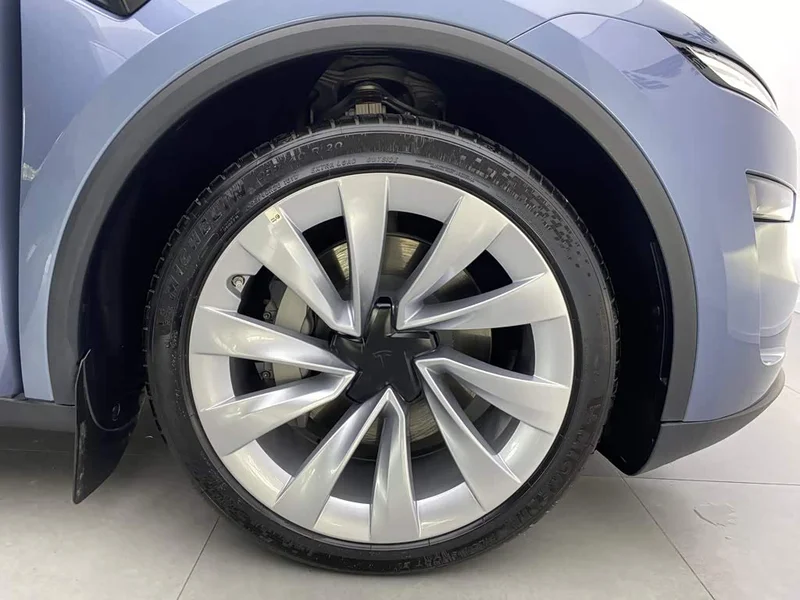 Tesla Model Y — фото 5
