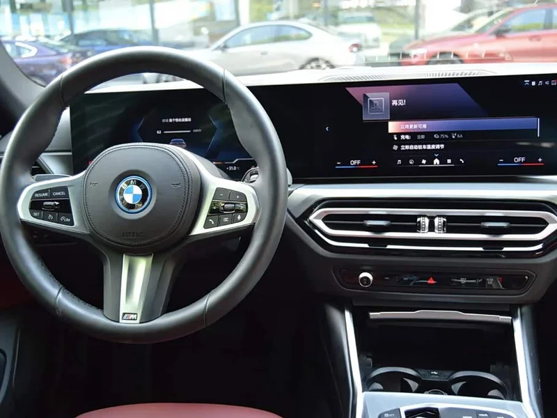 BMW i4 — фото 8