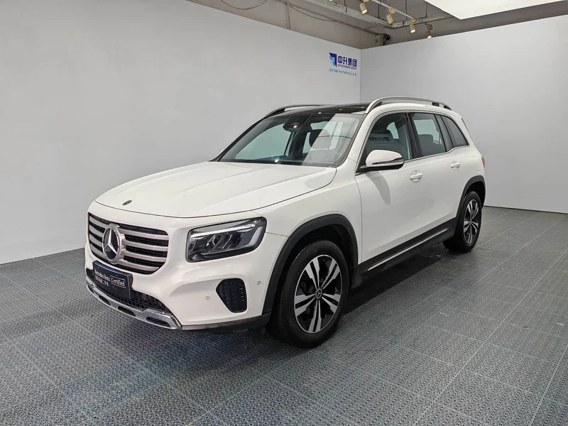 Mercedes-Benz GLB — фото 1