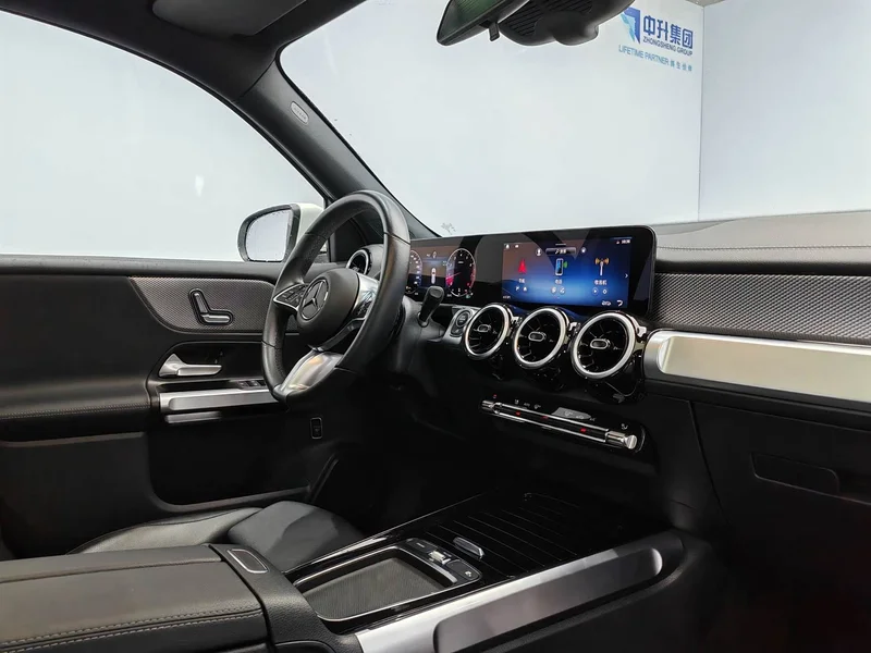 Mercedes-Benz GLB — фото 15