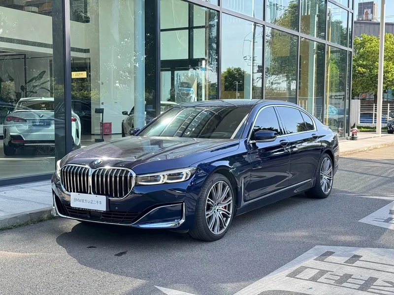BMW 7-Series — фото 1