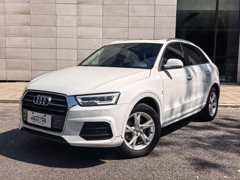 Audi Q3 — фото 1