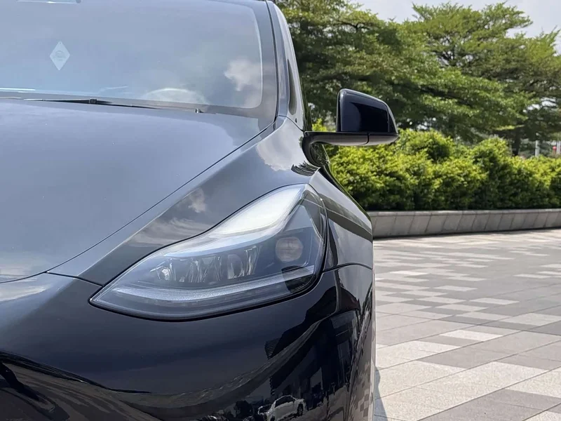 Tesla Model Y — фото 12