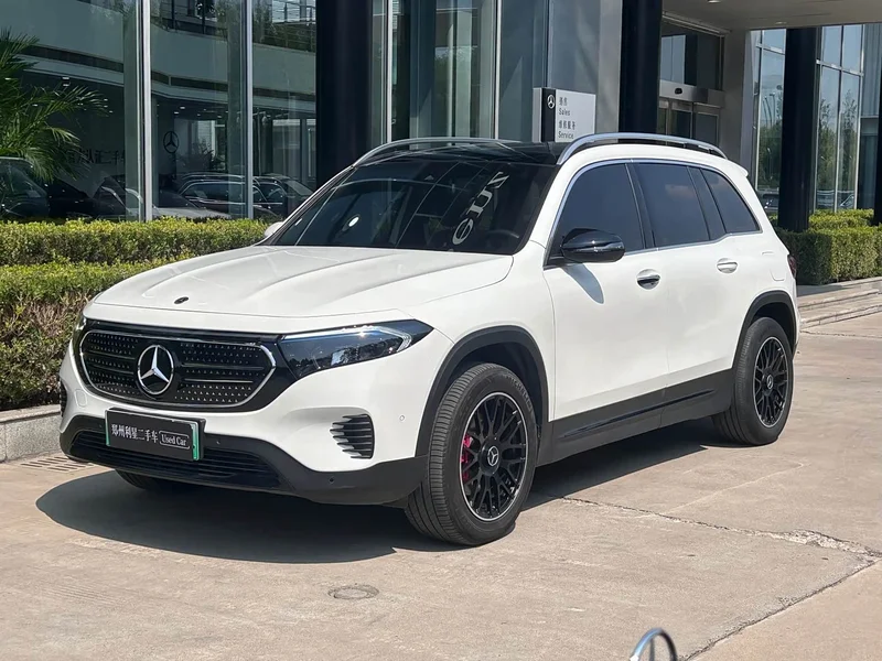 Mercedes-Benz EQB — фото 1