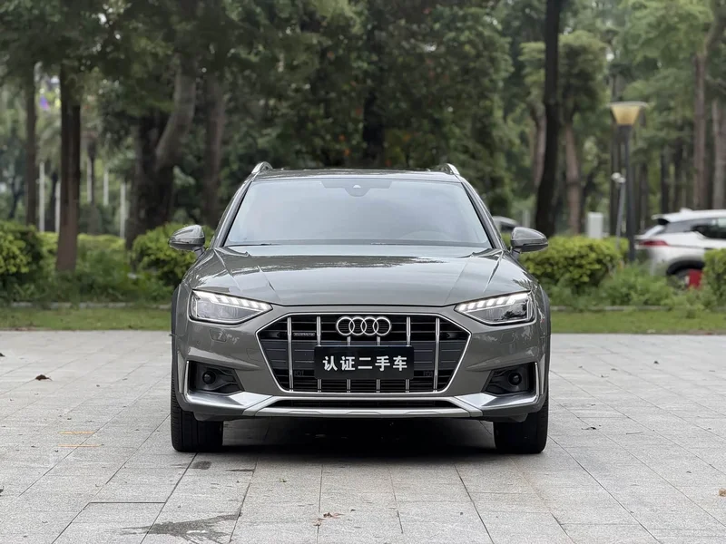 Audi A4 — фото 2