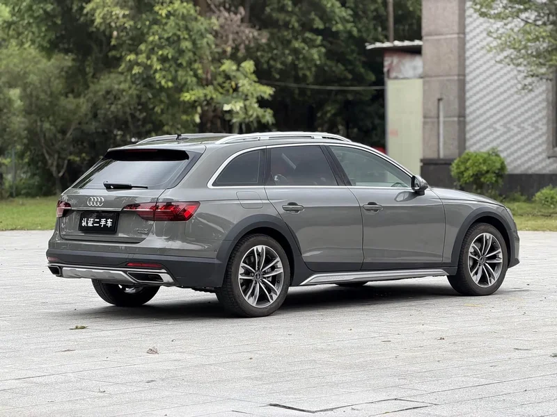Audi A4 — фото 8
