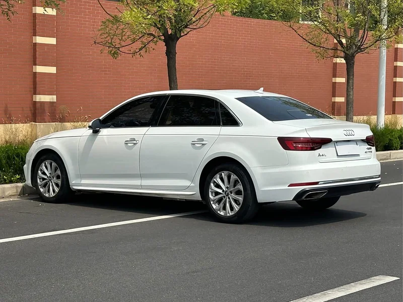 Audi A4L — фото 8