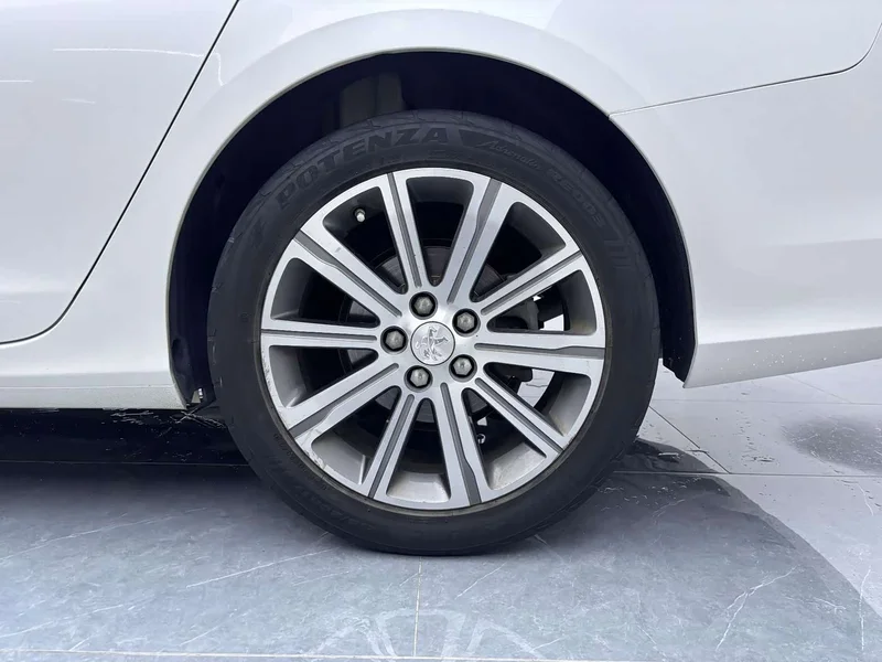 Peugeot 408 — фото 10