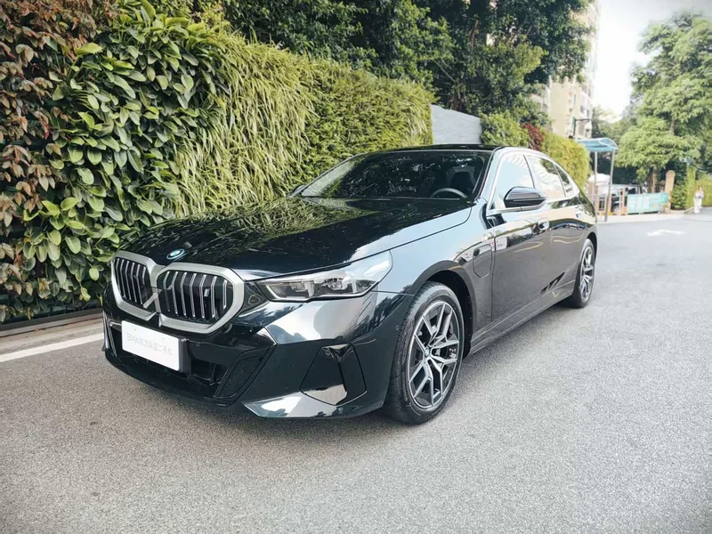 BMW i5 — фото 1