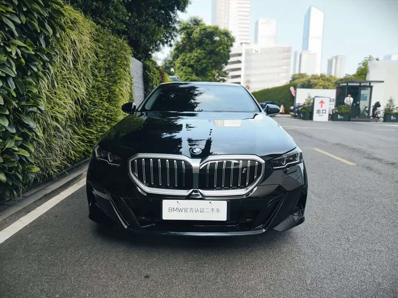 BMW i5 — фото 2