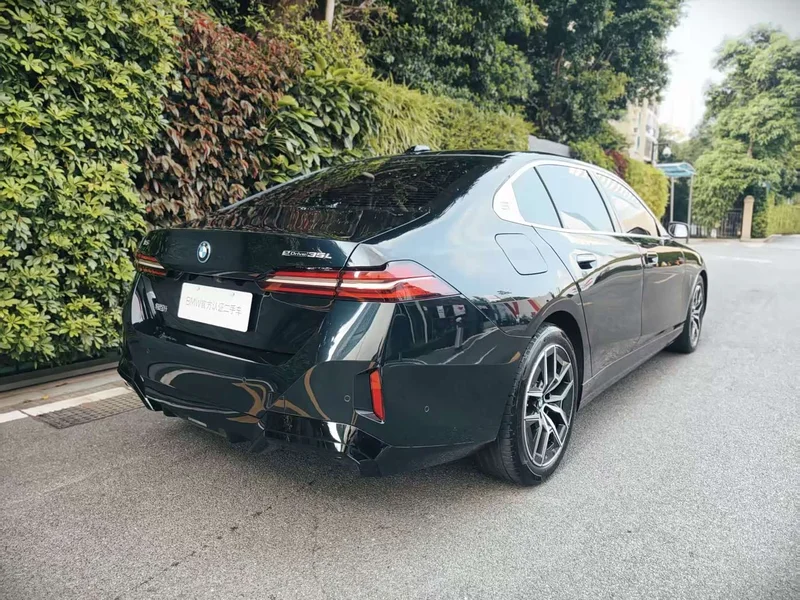 BMW i5 — фото 5