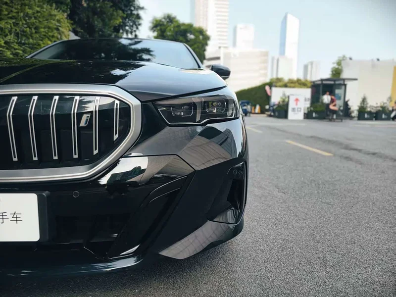 BMW i5 — фото 8