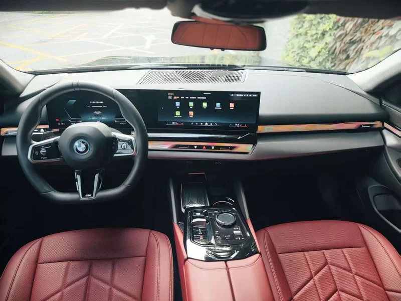 BMW i5 — фото 9
