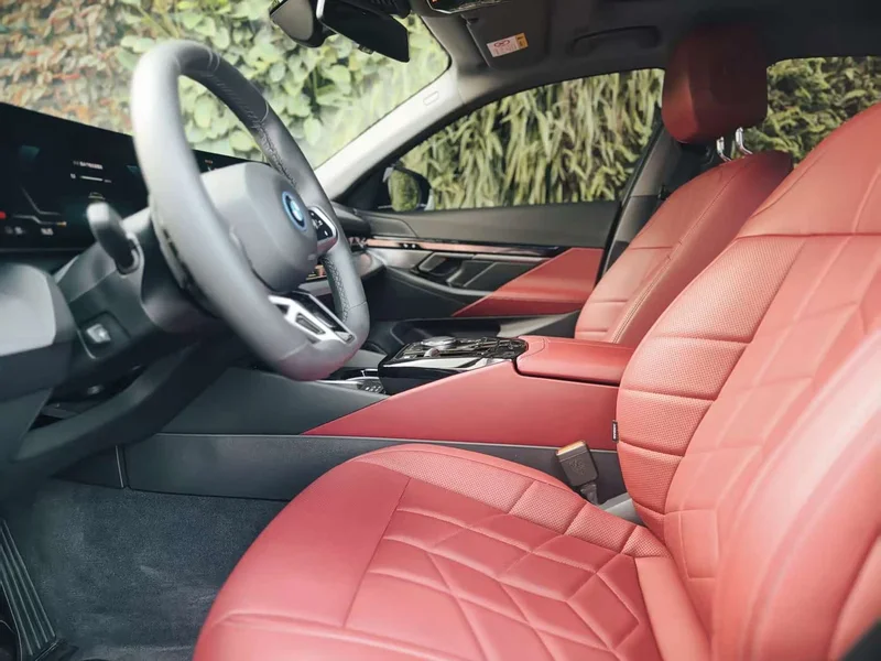 BMW i5 — фото 10