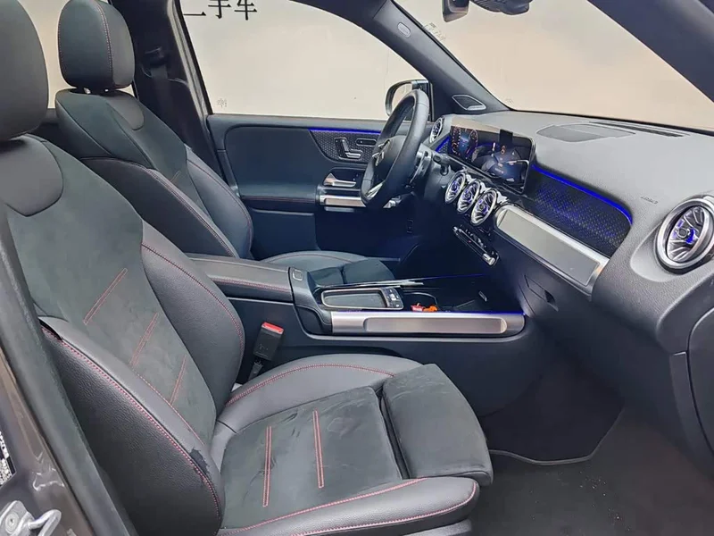 Mercedes-Benz GLB AMG — фото 11