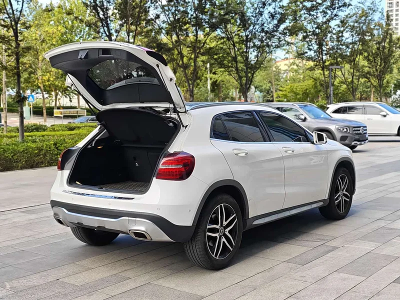 Mercedes-Benz GLA — фото 13