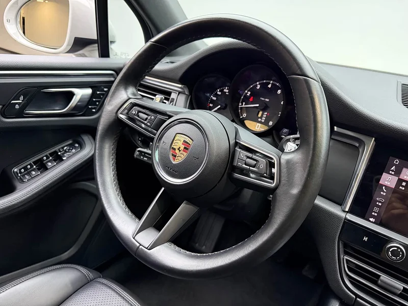 Porsche Macan — фото 13