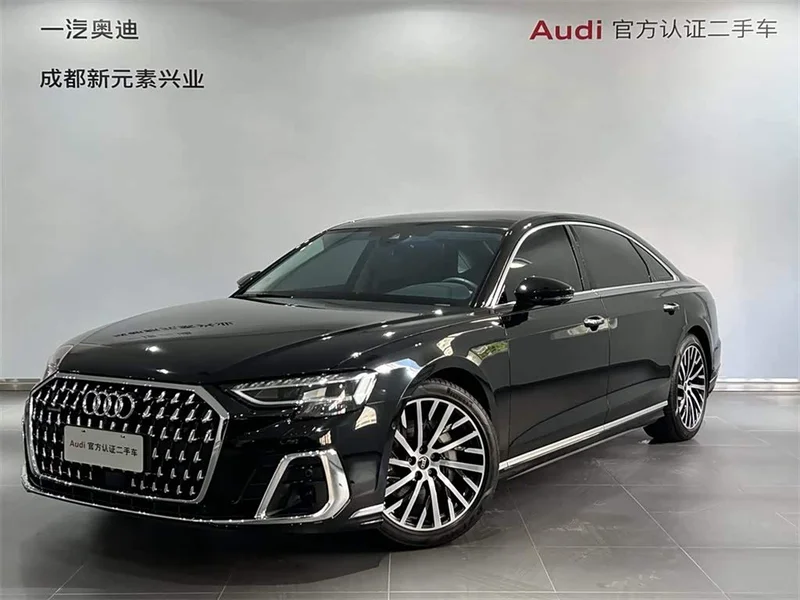 Audi A8 — фото 1