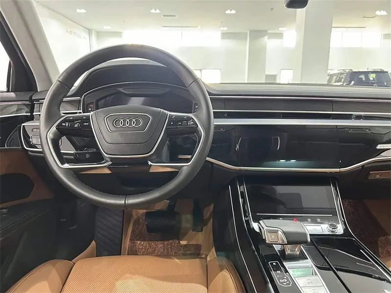 Audi A8 — фото 12